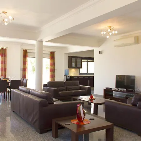 Grand Alexandra * Paralimni